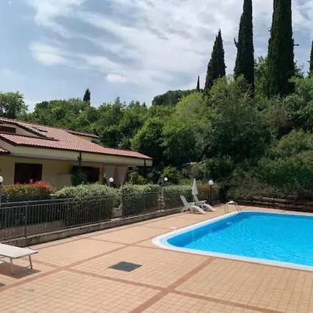 Ξενοδοχείο Townhouse With Pool 4*
