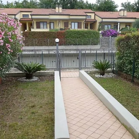 Townhouse With Pool