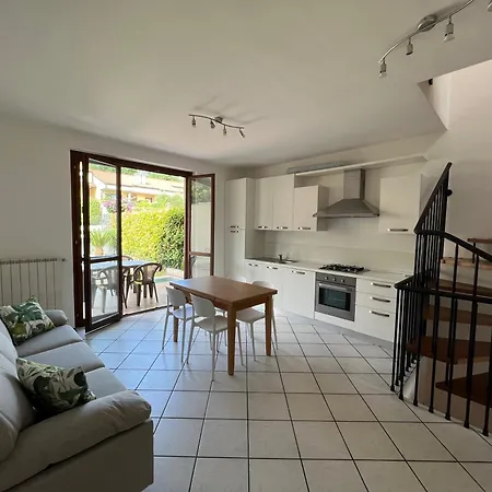 Townhouse With Pool 4* Salò
